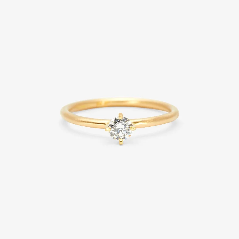 Breathtaking Jewelry, Breathtaking Prices R11704W | 4mm White Diamond Noble Ring