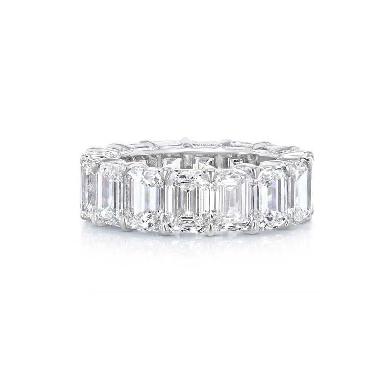 Don't Miss These Dazzling Jewelry Discounts Bespoke Emerald Cut Eternity Band