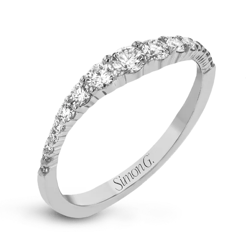 Luxury Jewelry Sale – Sparkle For Less Fashion Ring In 18k Gold With Diamonds