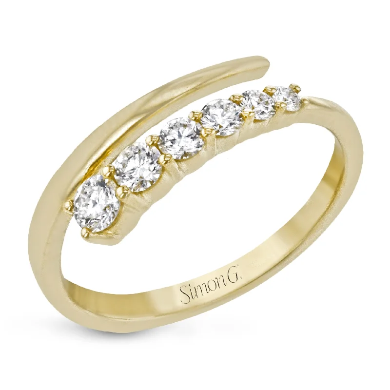 Premium Jewelry, Premium Discounts – Act Fast Harmonie Fashion Ring In 18k Gold With Diamonds Premium Jewelry, Premium Discounts – Act Fast Harmonie Fashion Ring In 18k Gold With Diamonds