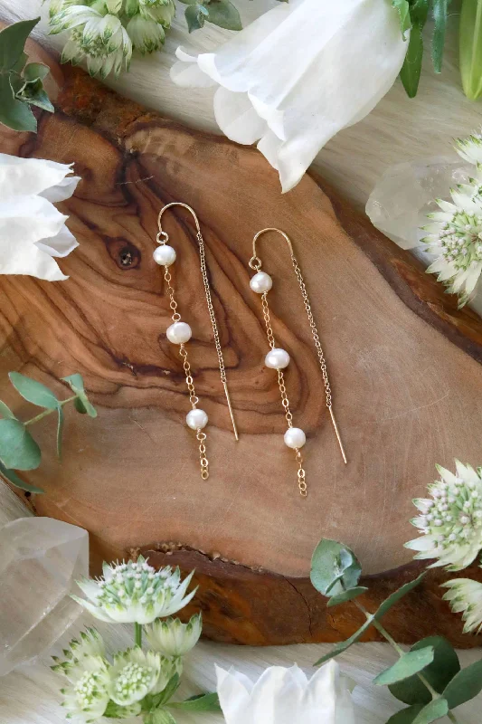 Sparkle For Less – Shop Our Limited-Time Jewelry Deals Pearl Cascade Gold Ear Threaders In Pearl/gold Sparkle For Less – Shop Our Limited-Time Jewelry Deals Pearl Cascade Gold Ear Threaders In Pearl/gold