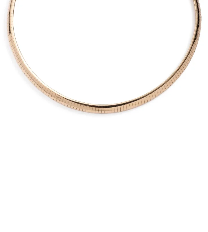 Premium Jewelry Now Available At Special Discounts Medium Sleek Collar Chain Necklace Premium Jewelry Now Available At Special Discounts Medium Sleek Collar Chain Necklace