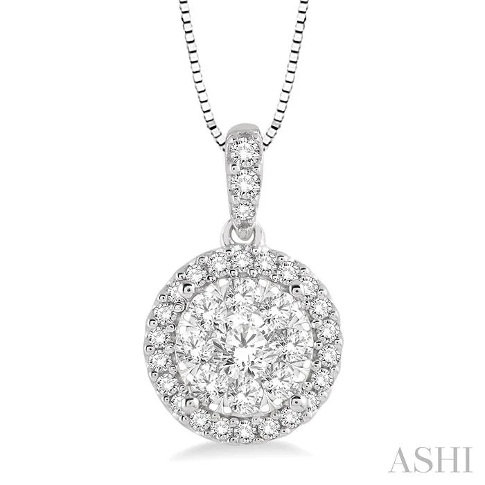 Limited-Stock Jewelry Sale – Shop Before It's Gone ROUND SHAPE HALO LOVEBRIGHT ESSENTIAL DIAMOND PENDANT Limited-Stock Jewelry Sale – Shop Before It's Gone ROUND SHAPE HALO LOVEBRIGHT ESSENTIAL DIAMOND PENDANT
