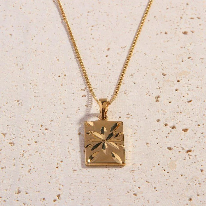 Don't Miss Out On Jaw-Dropping Jewelry Discounts Carina Necklace
