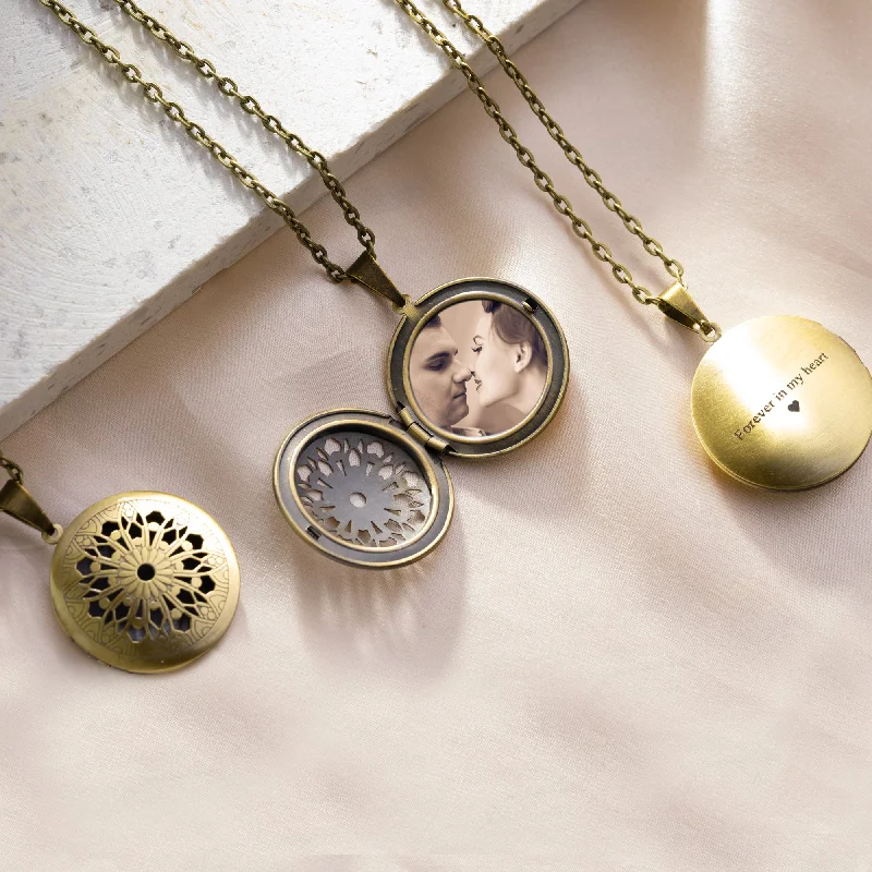 Timeless Elegance Now At Special Discounts Vintage Medallion Photo Necklace