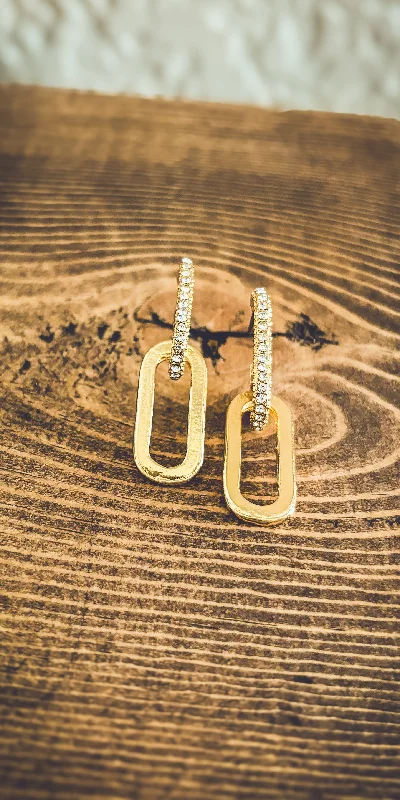 Elegant Rose Gold Jewelry For A Stylish Touch Beautiful Gold and Rhinestone Link Earrings Elegant Rose Gold Jewelry For A Stylish Touch Beautiful Gold and Rhinestone Link Earrings