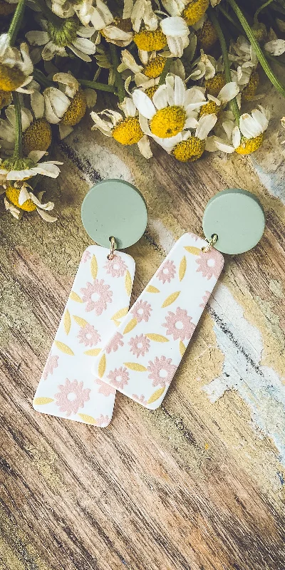 Exclusive Online Discounts On Stylish Jewelry Beautiful Green and Pink Floral Earrings Exclusive Online Discounts On Stylish Jewelry Beautiful Green and Pink Floral Earrings