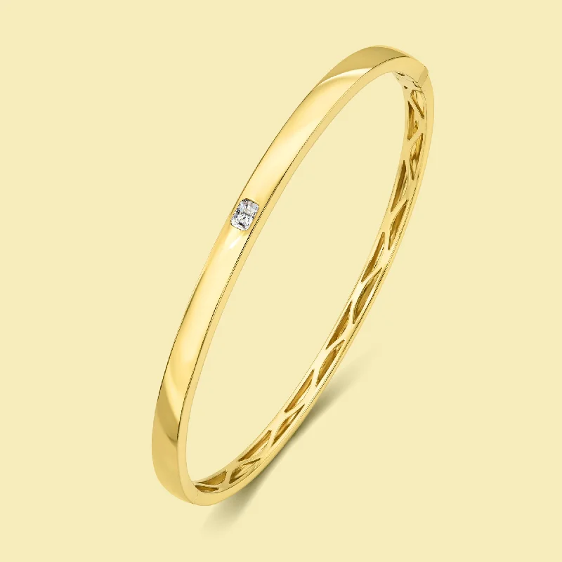 Unique Jewelry Designs Now At Discounted Rates The Cloud, Bezel Radiant-cut Diamond Solitaire Bangle Unique Jewelry Designs Now At Discounted Rates The Cloud, Bezel Radiant-cut Diamond Solitaire Bangle