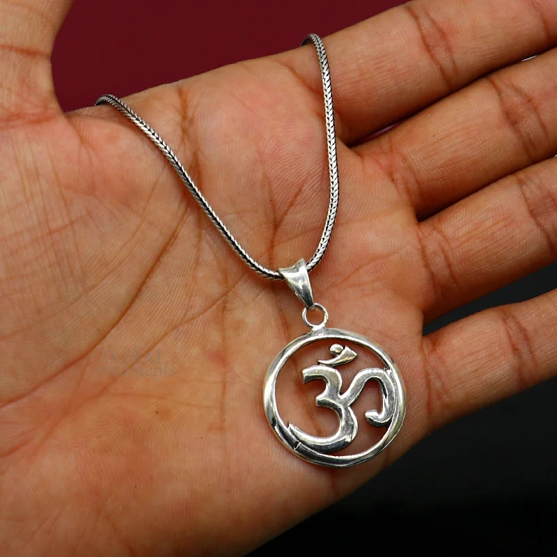 Fashion-Forward Jewelry At Incredible Prices 925 sterling silver handmade Hindu mantra 'Aum' OM pendant, amazing stylish good luck pendant personalized jewelry tribal jewelry ssp1593 Fashion-Forward Jewelry At Incredible Prices 925 sterling silver handmade Hindu mantra 'Aum' OM pendant, amazing stylish good luck pendant personalized jewelry tribal jewelry ssp1593