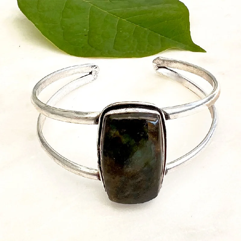 Holiday Jewelry Sale – Perfect Gifts At Great Prices Semi-Precious Stone Cuff - Labradorite, India Holiday Jewelry Sale – Perfect Gifts At Great Prices Semi-Precious Stone Cuff - Labradorite, India